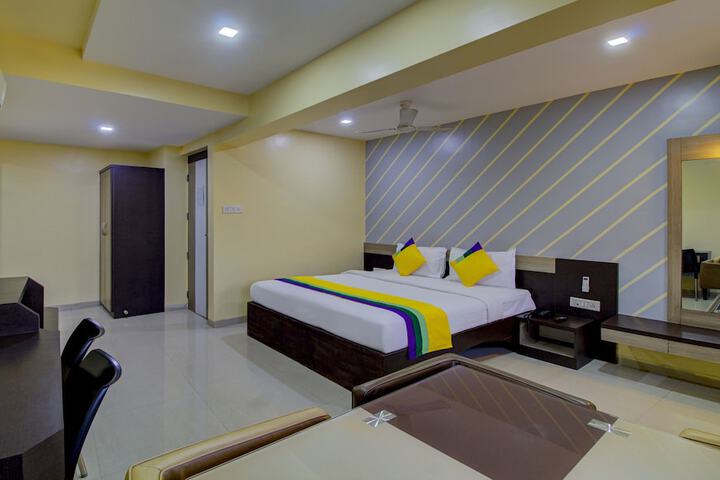 Room 9 of 35