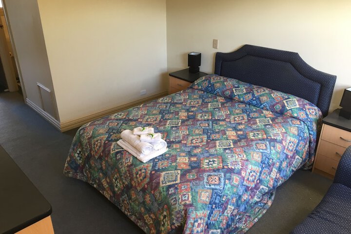 Room 7 of 28
