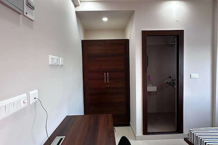 Room 16 of 21