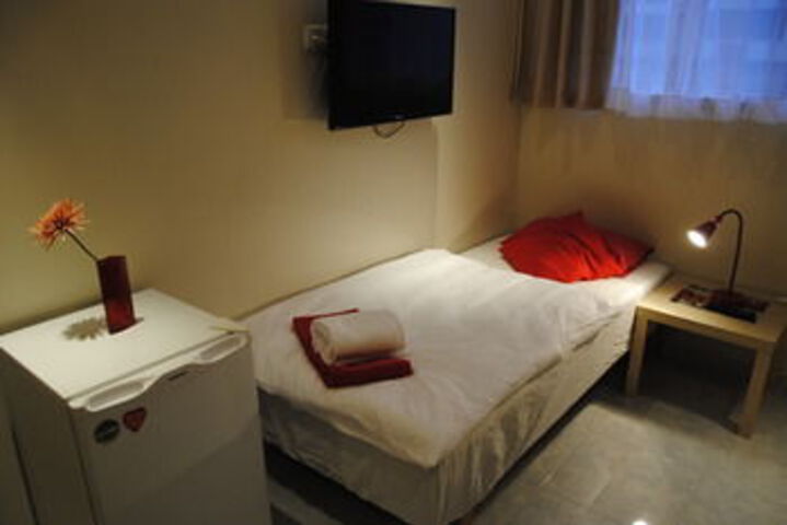 Room 52 of 94