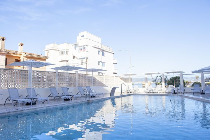 Pool Hotel