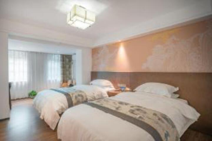Room 10 of 10