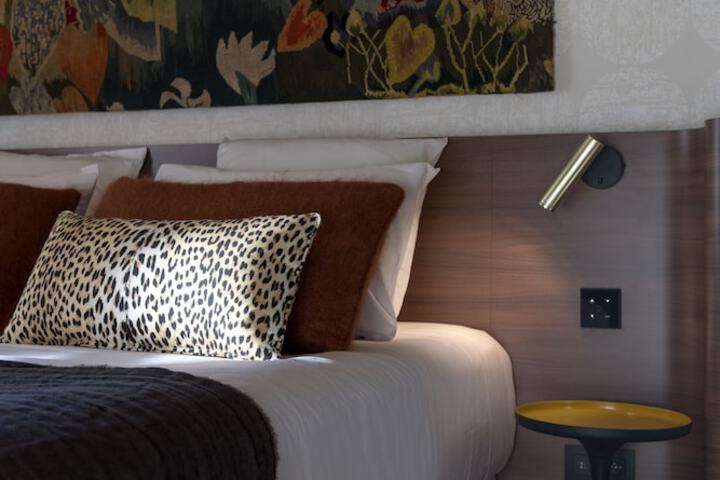 Room 16 of 285