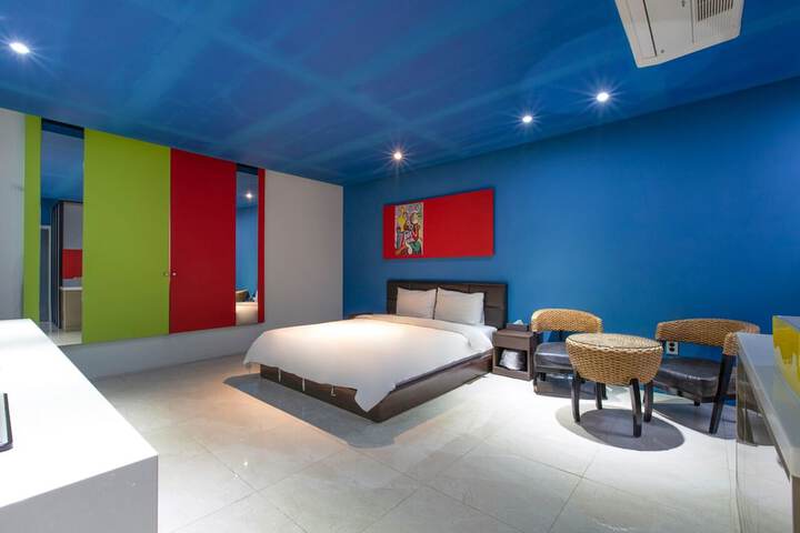 Room 10 of 40