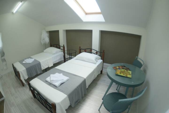 Room 9 of 41