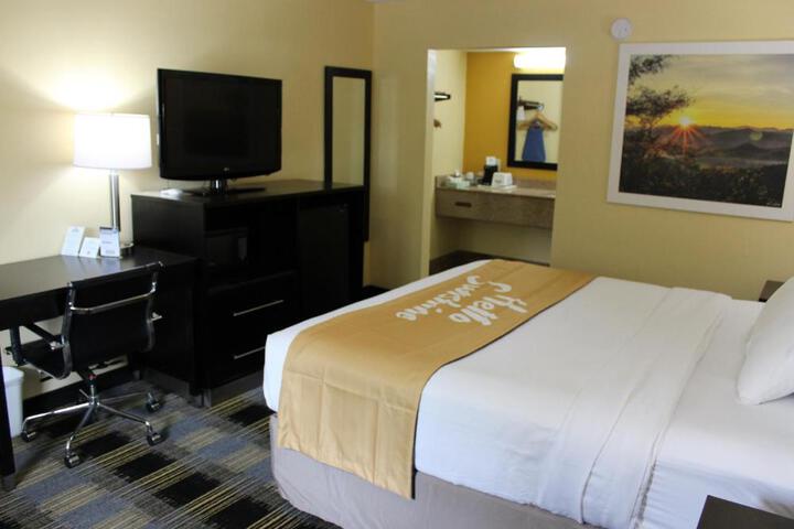 1 King Bed (1 of 12)