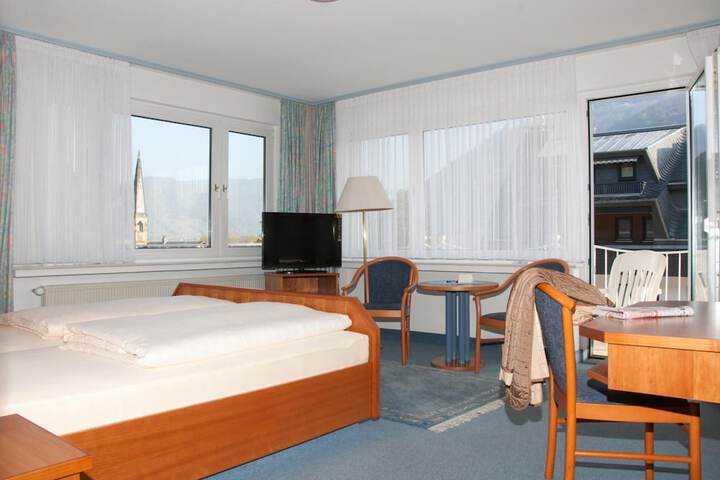 Room 12 of 63