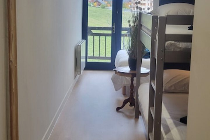 Room 8 of 27