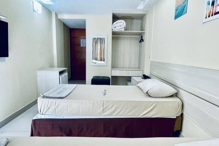 Room 33 of 127