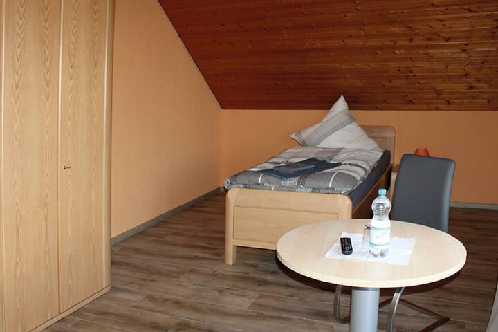 Room 2 of 20