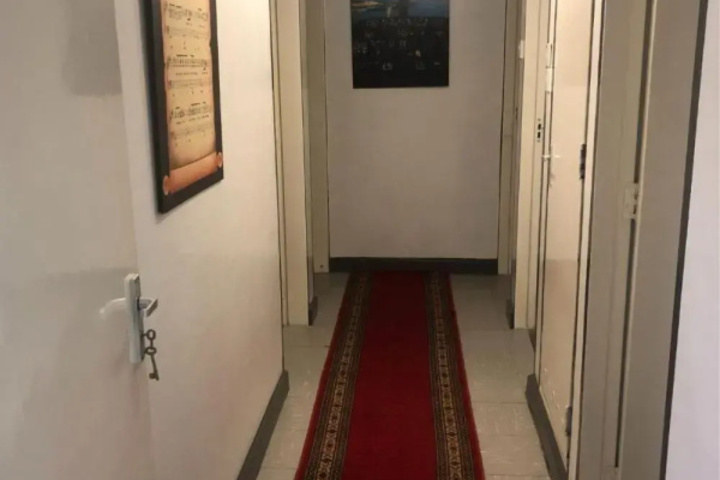 Room 16 of 25
