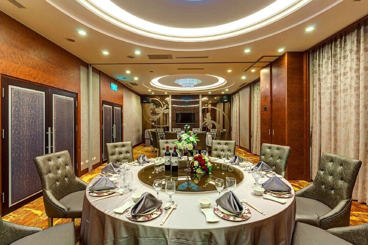 Ballroom/Hall 75 of 86