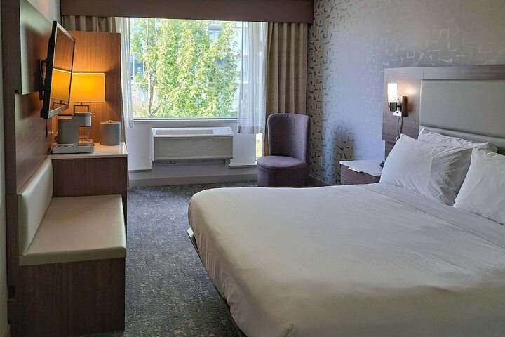 Room 13 of 25