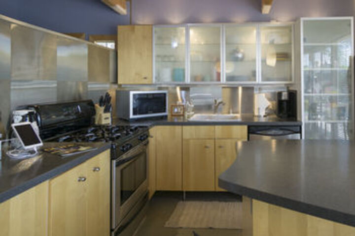 Room 15 of 32