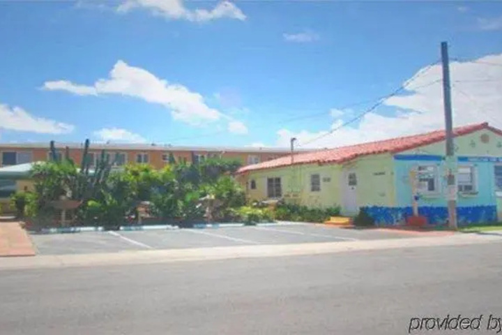 Exterior of ANGELFISH INN