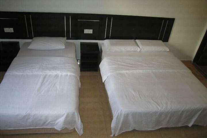 Room 7 of 14