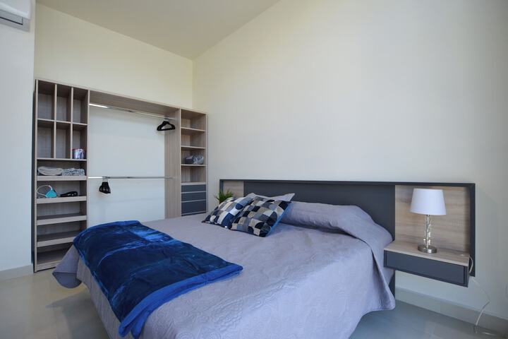 Room 8 of 155