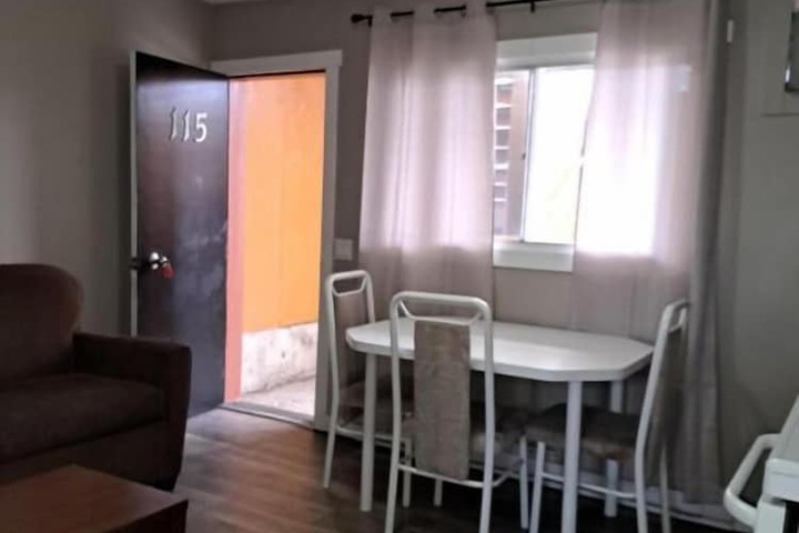 Room 37 of 176
