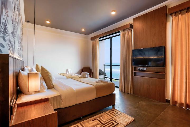Room 4 of 74