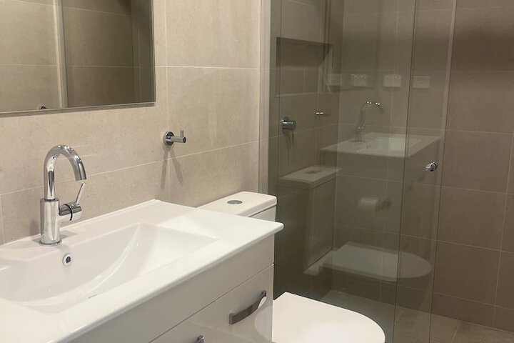 Room 4 of 6