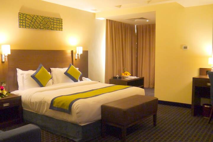 Room 33 of 140