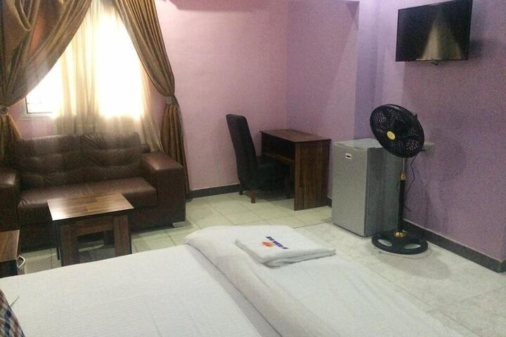 Room 2 of 6