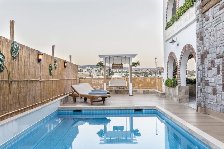 Pool 66 of 113