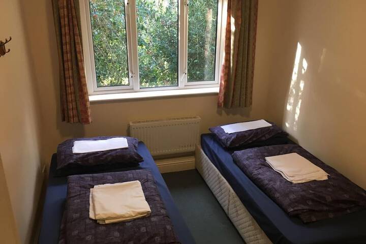 Room 6 of 25