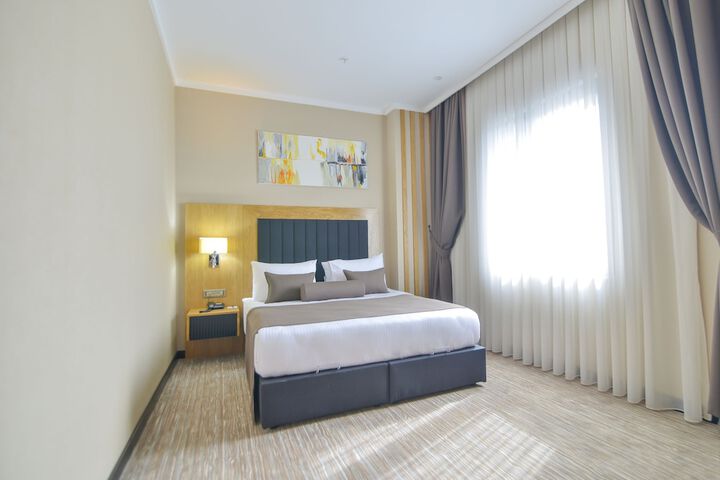 Room 17 of 36