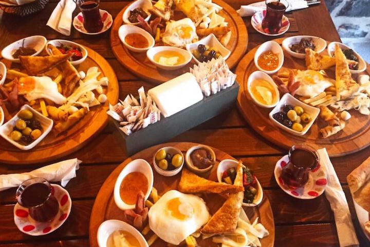 Breakfast/Coffee Service 24 of 33