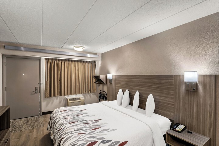 Room 13 of 23