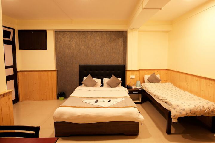 Room 8 of 25
