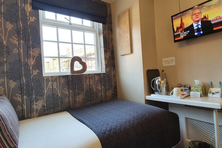 Room 6 of 22