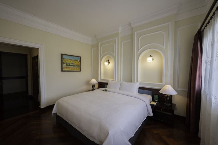 Room 21 of 193