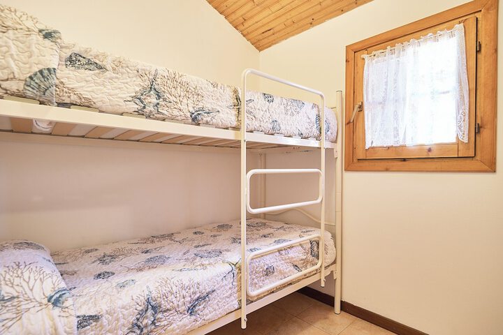 Room 2 of 38