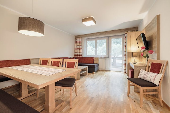 Room 17 of 27