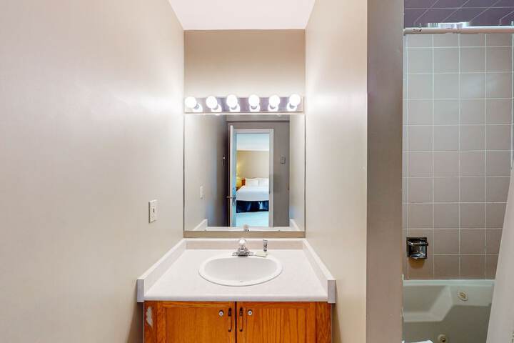 Room 402 of 457