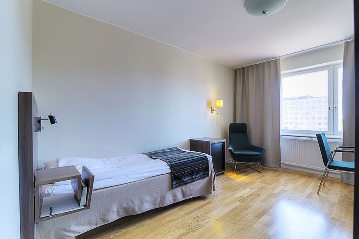 Room 18 of 77