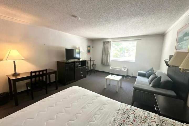 Room 3 of 26