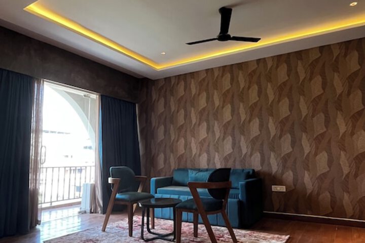 Room 17 of 66