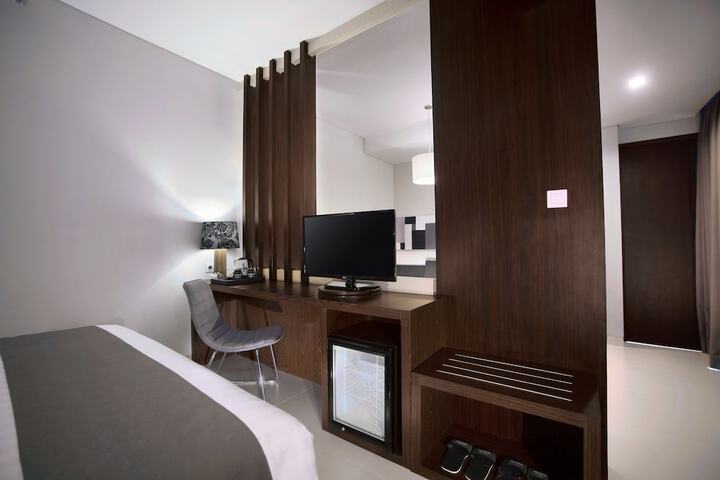 Room 9 of 27