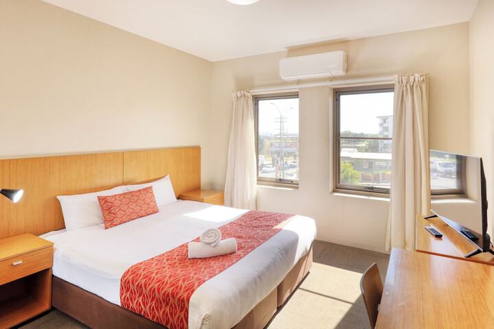 Room 6 of 25