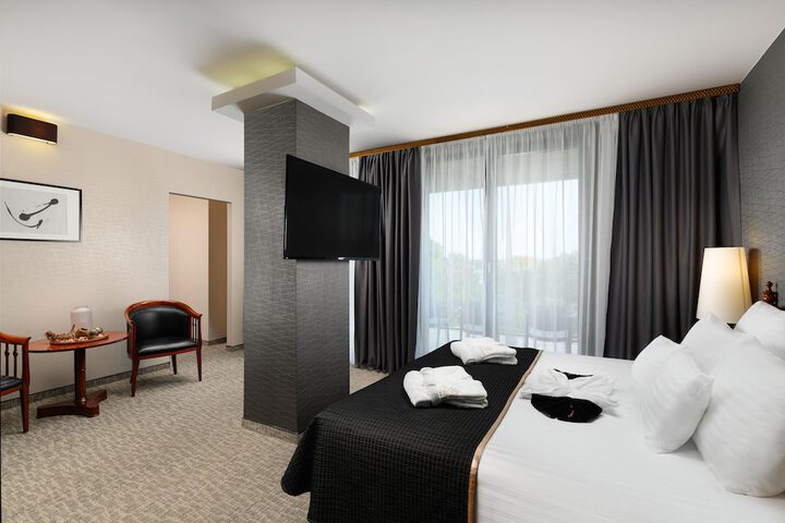 Room 21 of 47