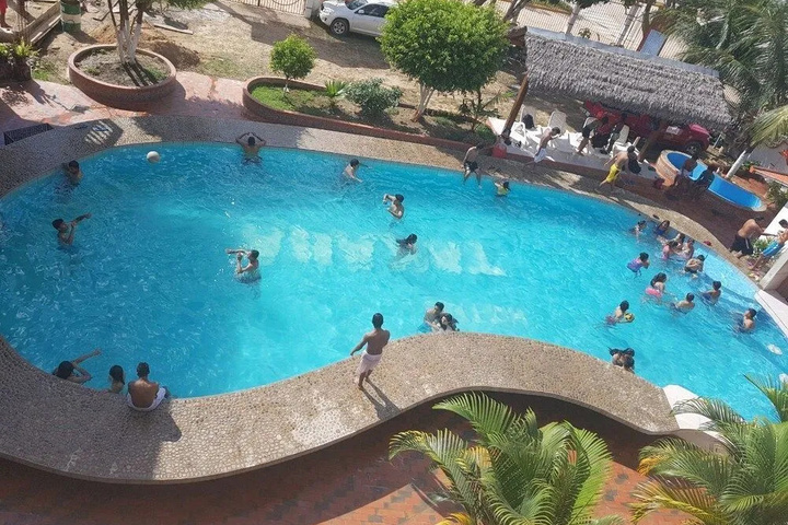 Pool 4 of 10
