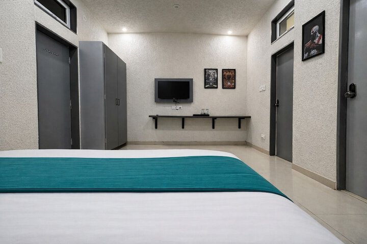 Room 21 of 32