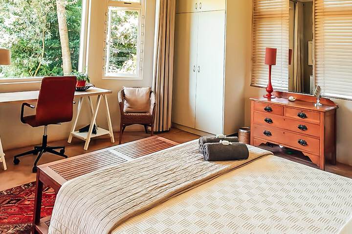 Room 4 of 51