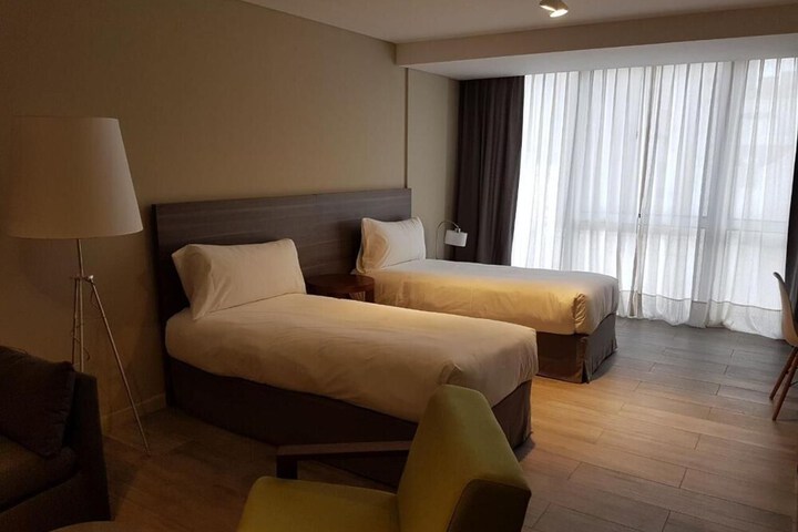 Room 17 of 48