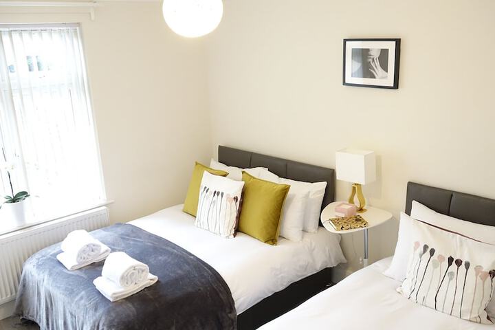 Room 19 of 102