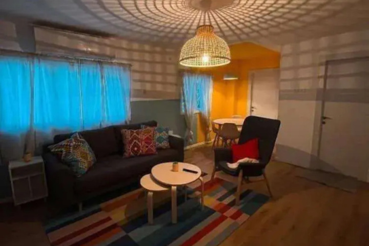 Room 7 of 11