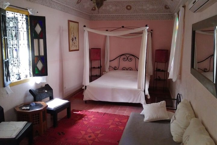Room 12 of 38